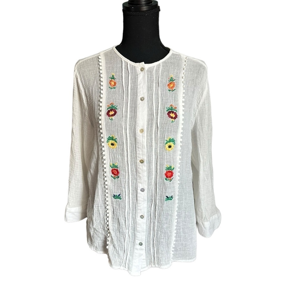 Grand & Greene Embroidered Button Down Top Size Medium